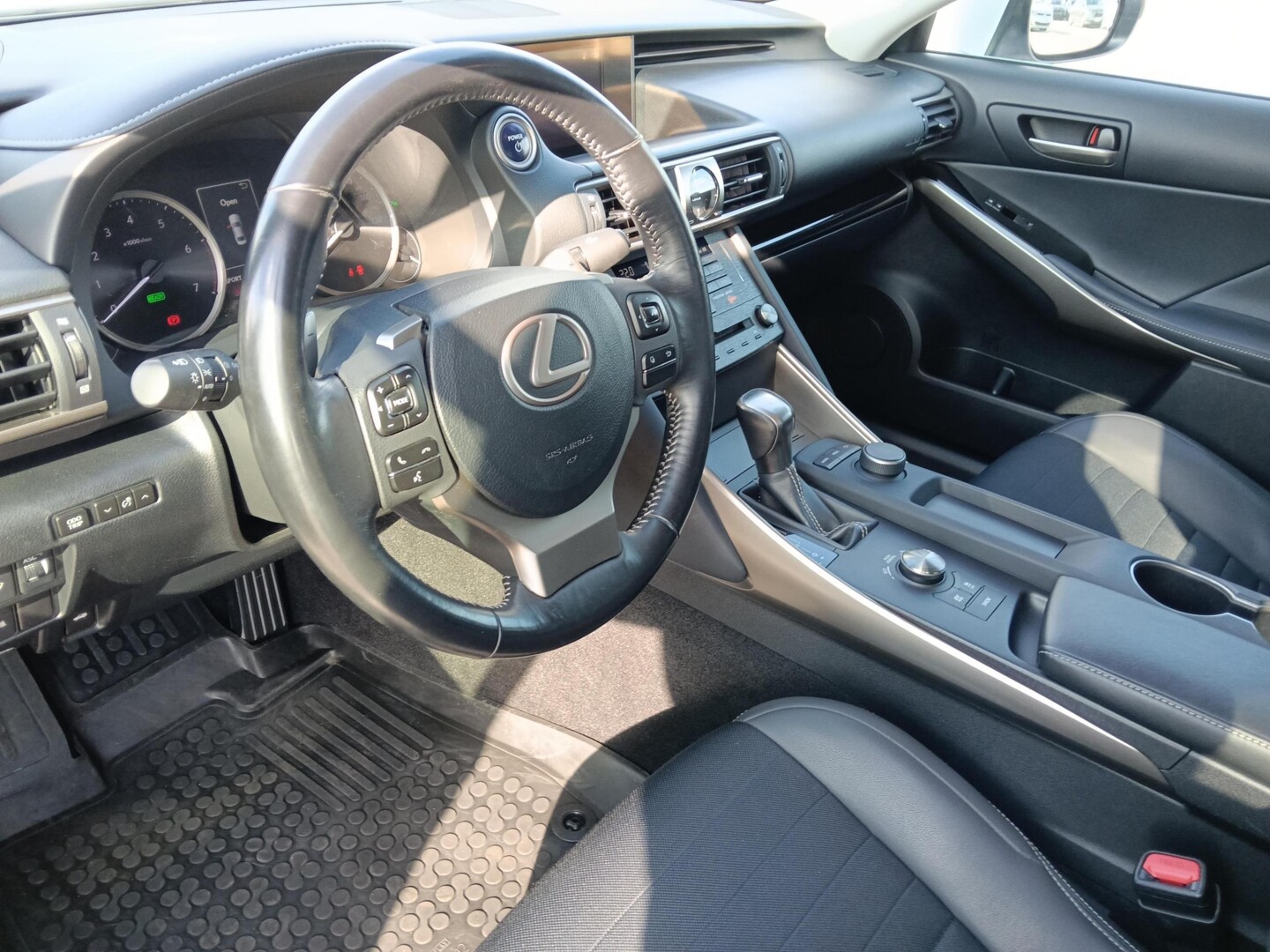 Lexus IS