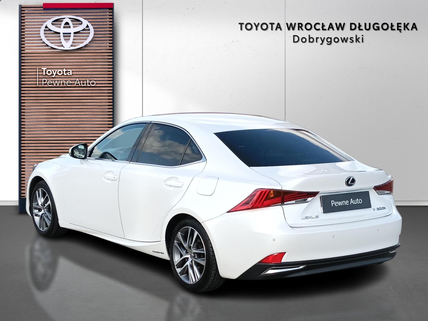 Lexus IS
