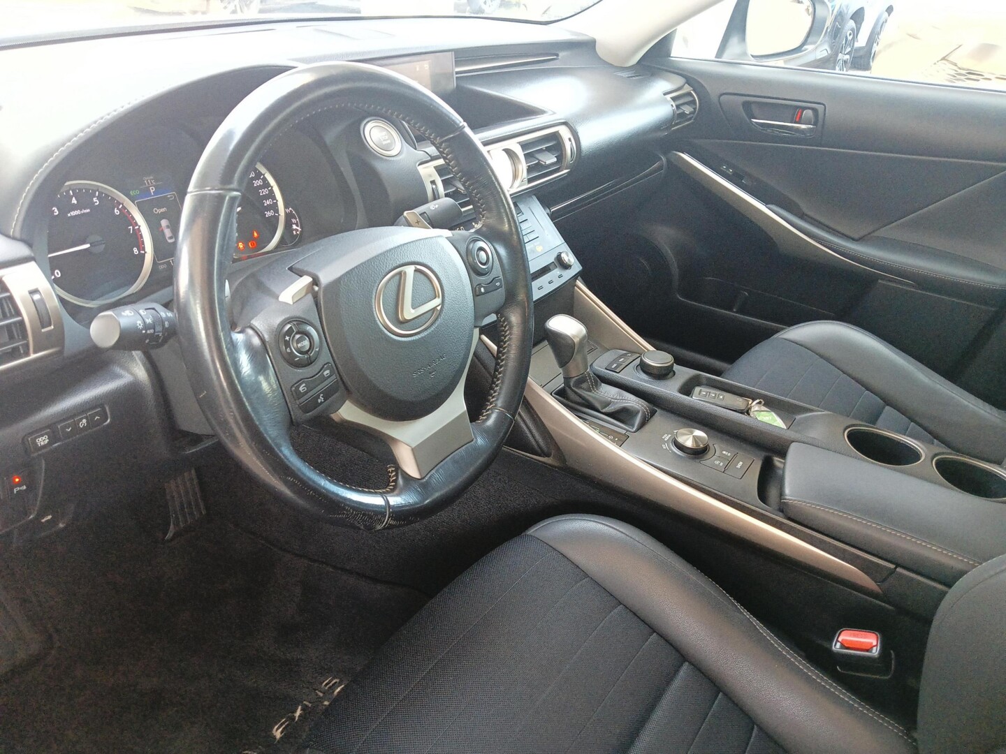 Lexus IS