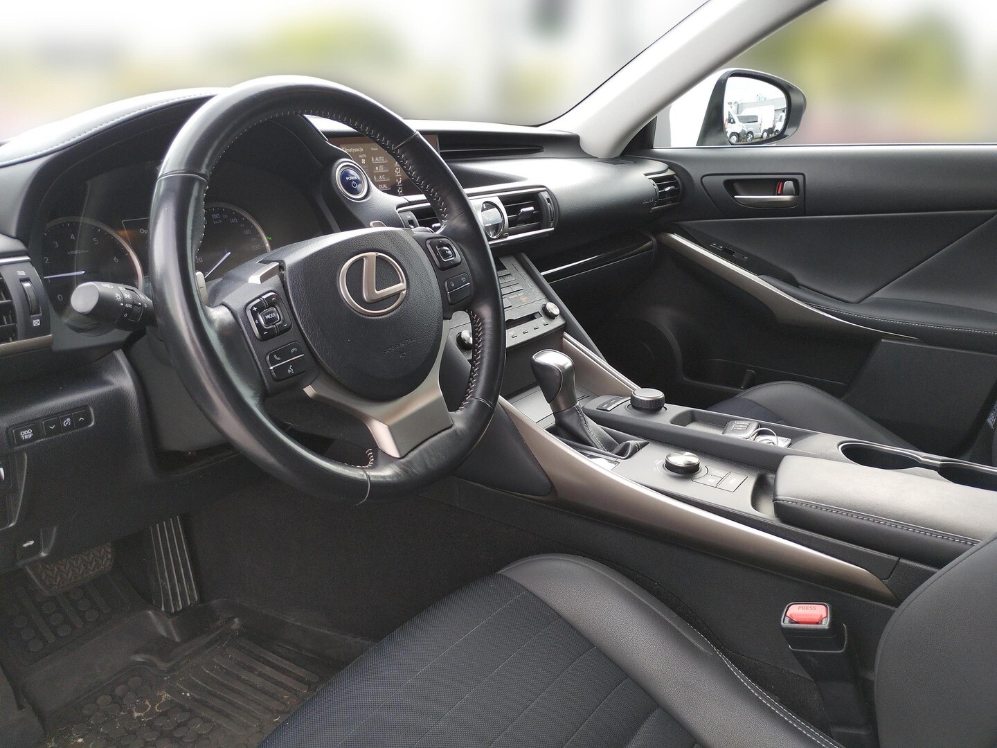 Lexus IS