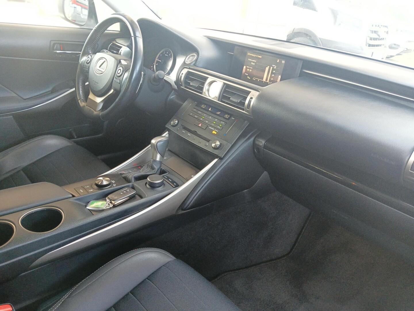 Lexus IS