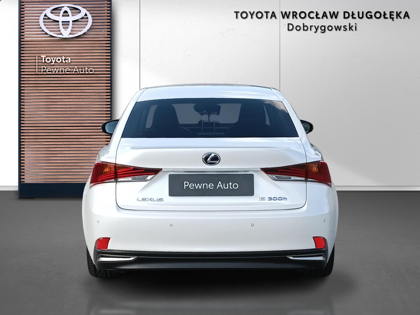 Lexus IS